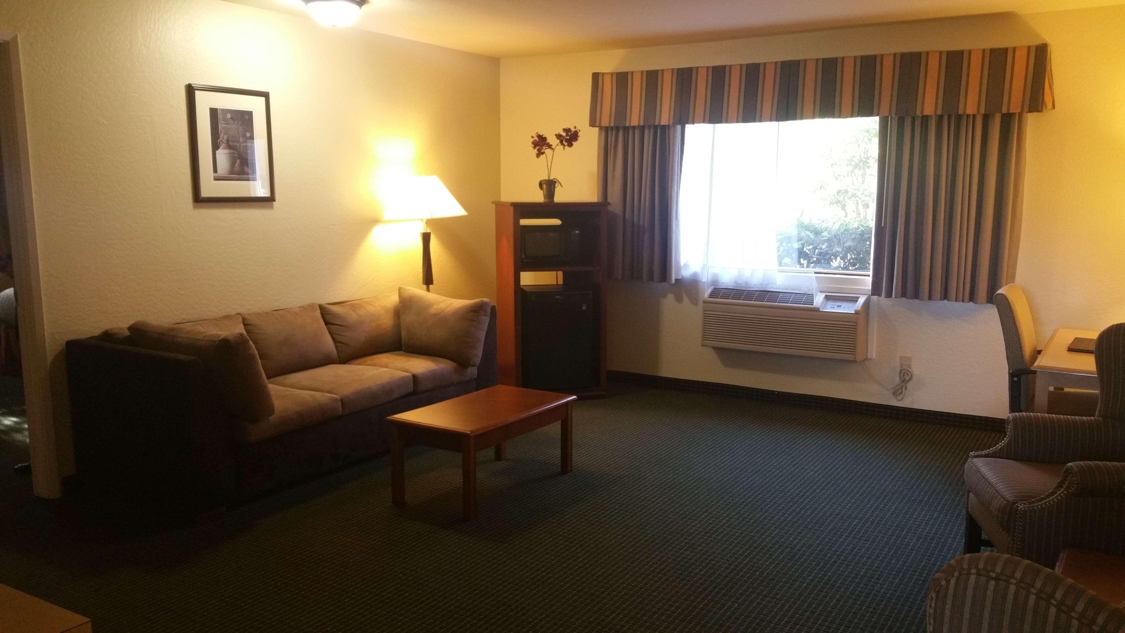 Best Western Plus Sonora Oaks Hotel And Conference Center Exterior photo