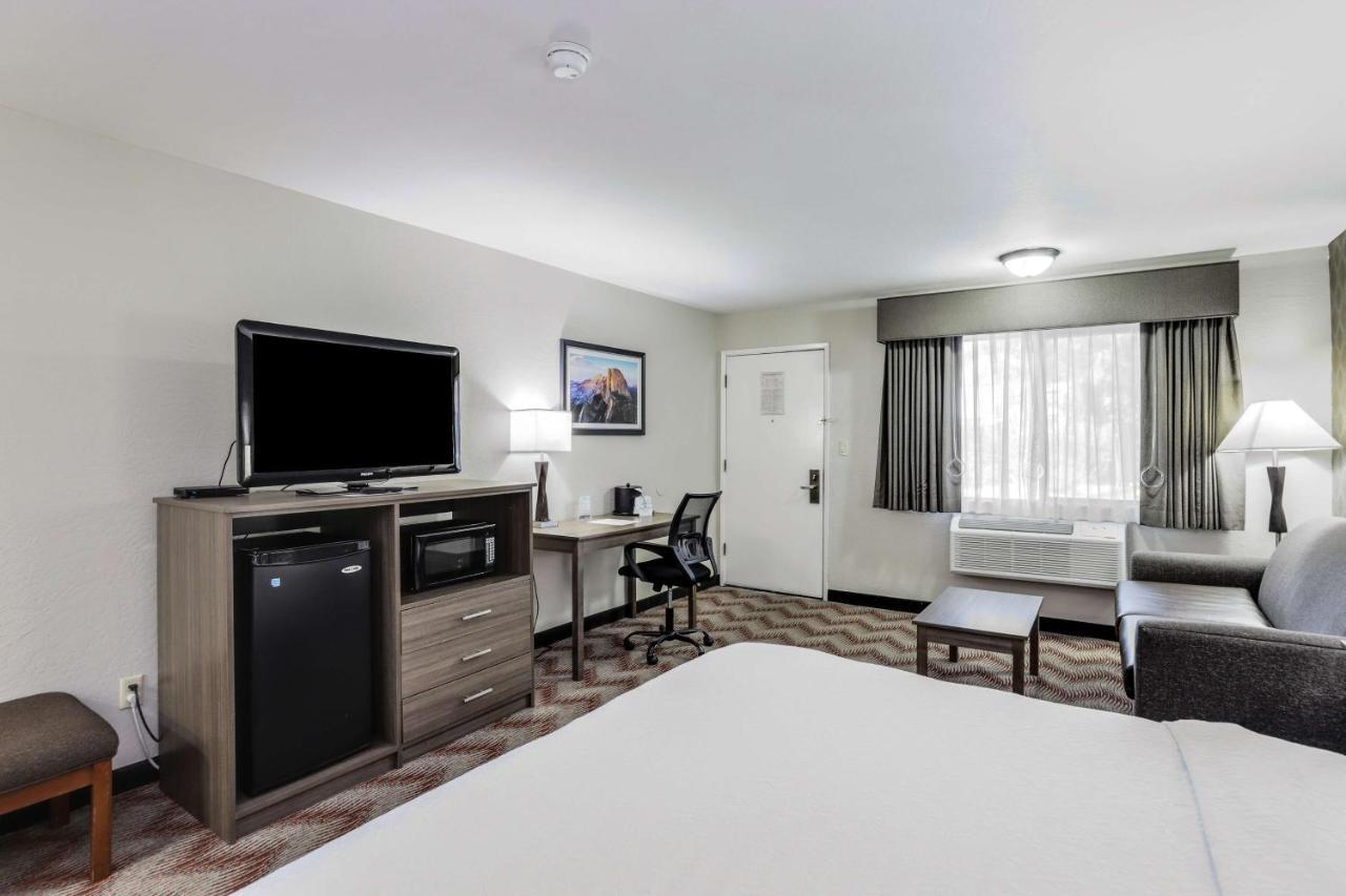 Best Western Plus Sonora Oaks Hotel And Conference Center Exterior photo