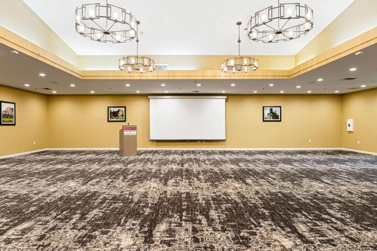 Best Western Plus Sonora Oaks Hotel And Conference Center Exterior photo
