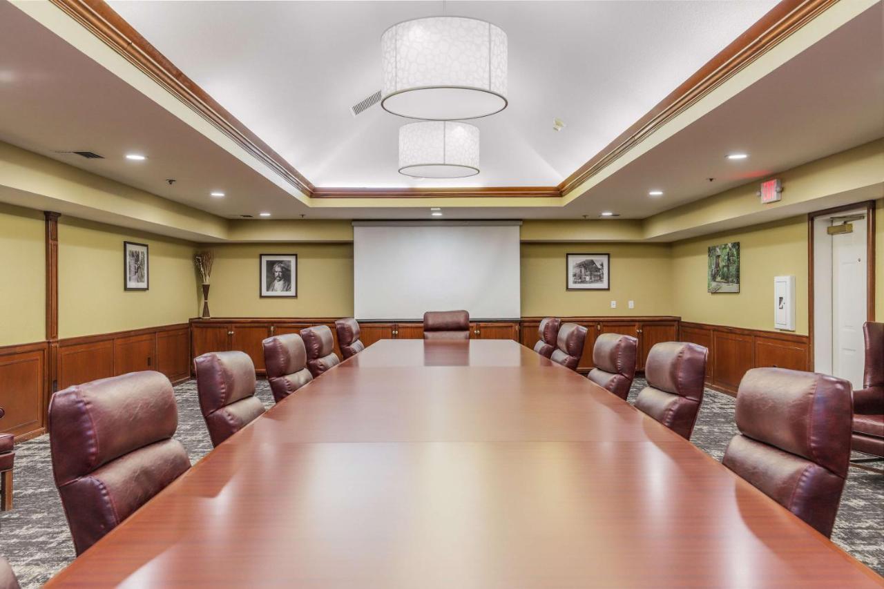 Best Western Plus Sonora Oaks Hotel And Conference Center Exterior photo