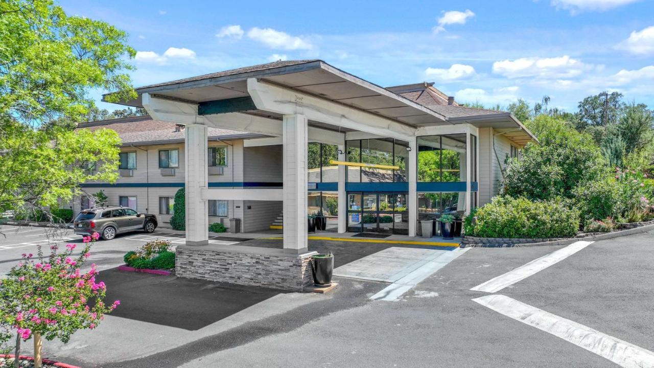 Best Western Plus Sonora Oaks Hotel And Conference Center Exterior photo