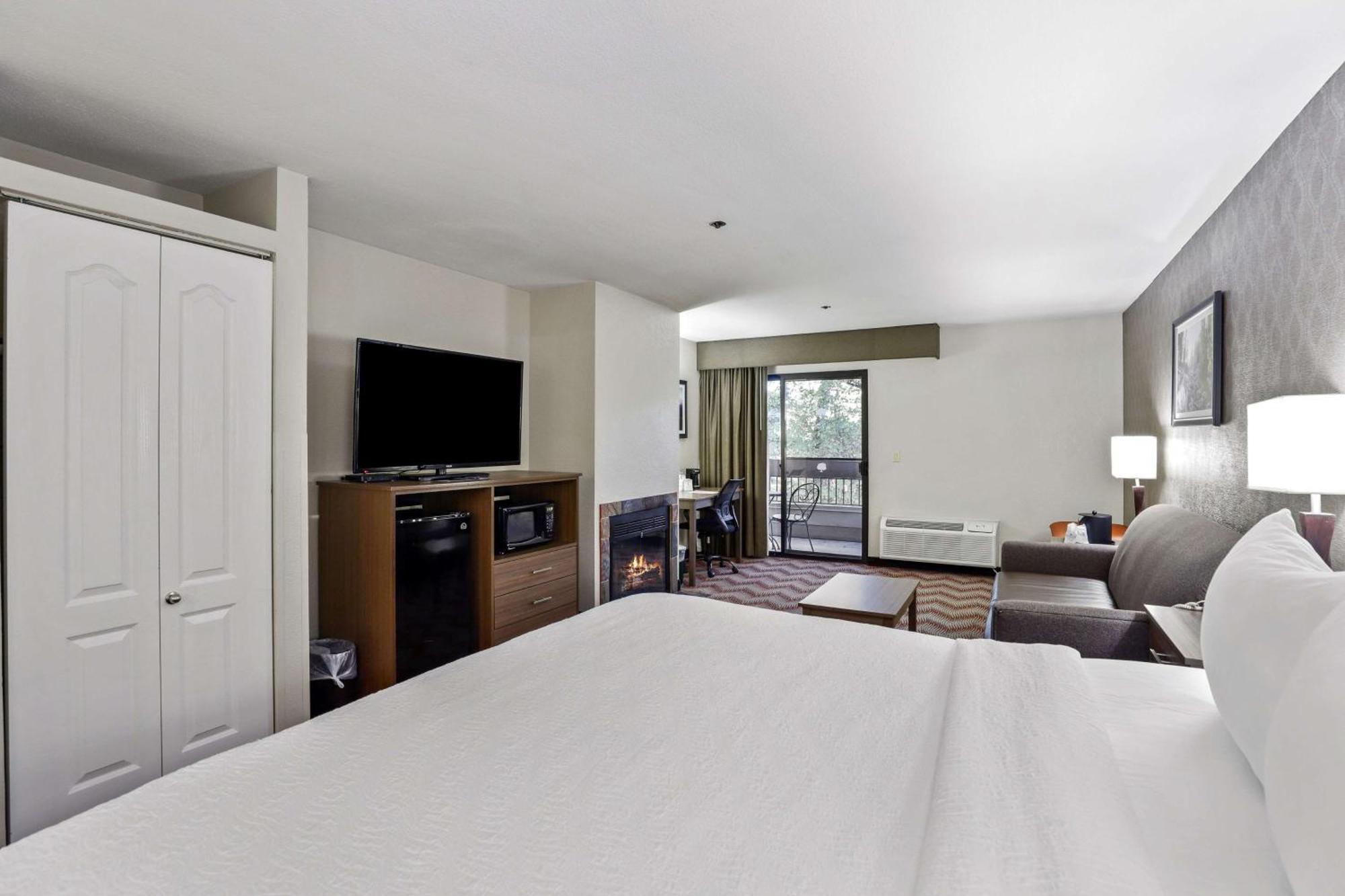 Best Western Plus Sonora Oaks Hotel And Conference Center Exterior photo