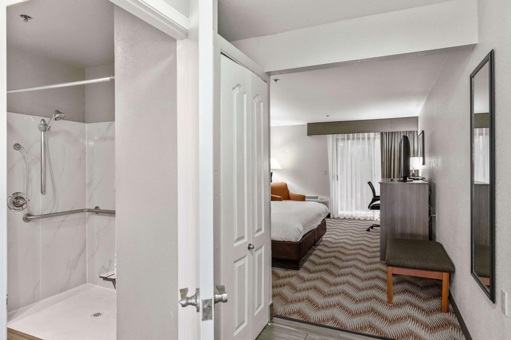 Best Western Plus Sonora Oaks Hotel And Conference Center Exterior photo