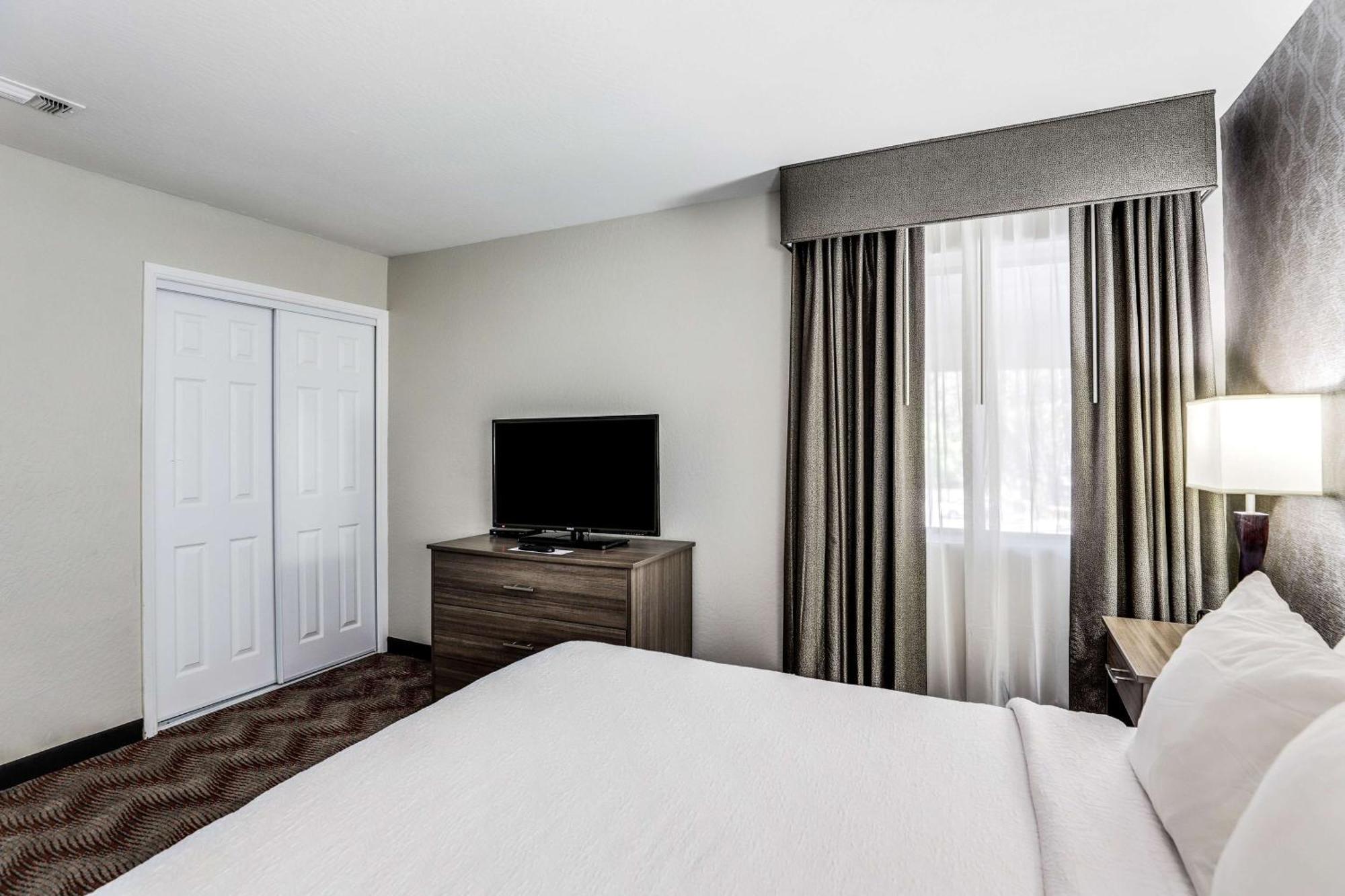 Best Western Plus Sonora Oaks Hotel And Conference Center Exterior photo